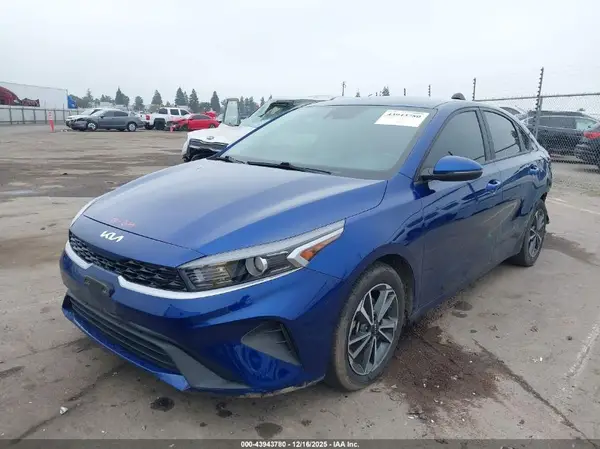 3KPF24ADXPE560896 2023 KIA FORTE - Image 2