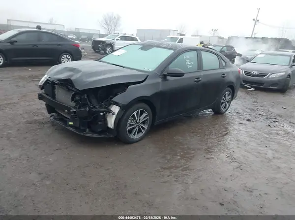 3KPF24ADXPE561952 2023 KIA FORTE - Image 2