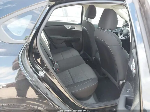 3KPF24ADXPE562017 2023 KIA FORTE - Image 8