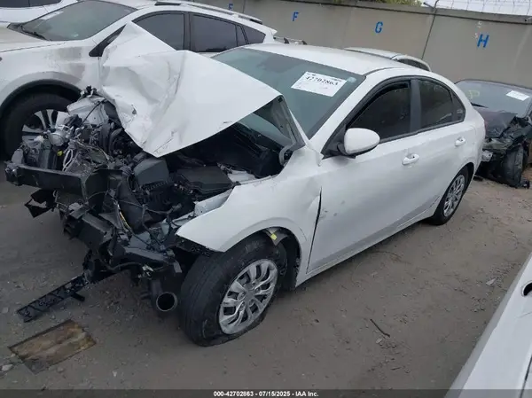 3KPF24ADXPE565984 2023 KIA FORTE - Image 2