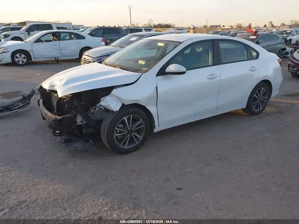 3KPF24ADXPE566729 2023 KIA FORTE - Image 2