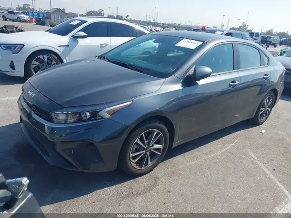 3KPF24ADXPE567766 2023 KIA FORTE - Image 2