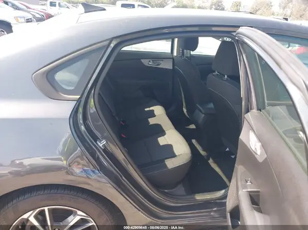 3KPF24ADXPE567766 2023 KIA FORTE - Image 8