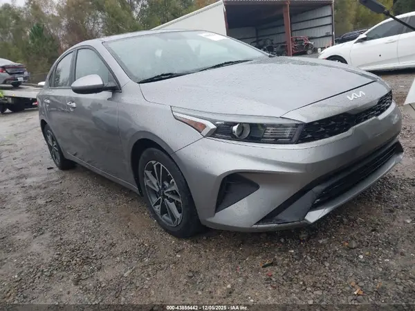 3KPF24ADXPE568108 2023 KIA FORTE - Image 1