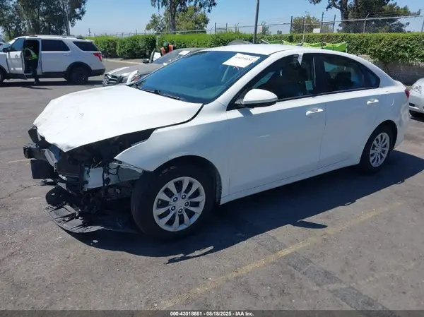 3KPF24ADXPE568965 2023 KIA FORTE - Image 2