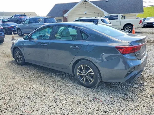 3KPF24ADXPE573728 2023 KIA FORTE - Image 2