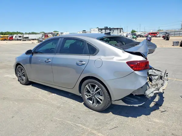 3KPF24ADXPE574006 2023 KIA FORTE - Image 2