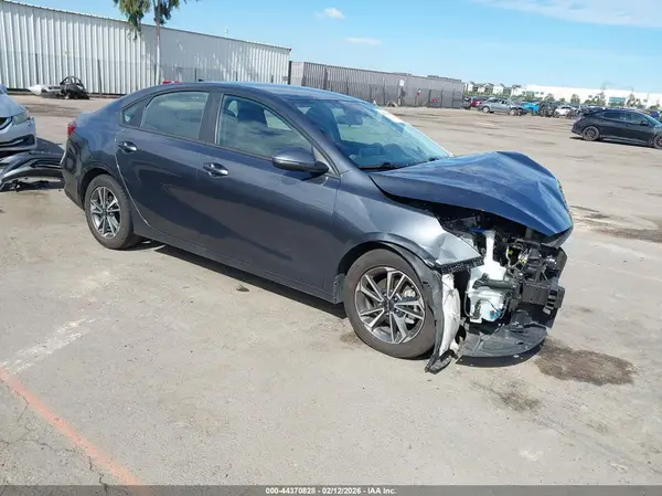 3KPF24ADXPE575754 2023 KIA FORTE - Image 1