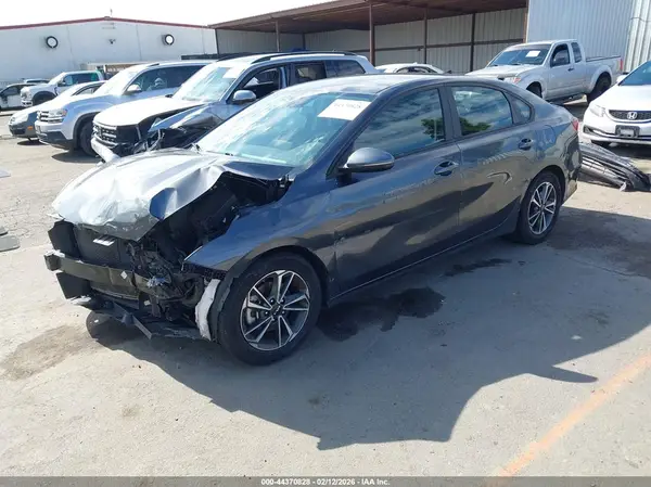 3KPF24ADXPE575754 2023 KIA FORTE - Image 2