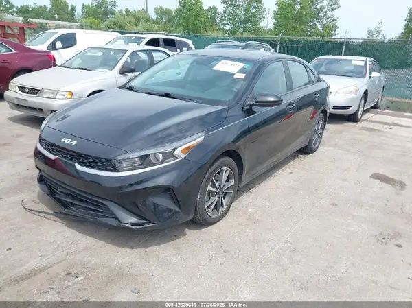 3KPF24ADXPE581523 2023 KIA FORTE - Image 2