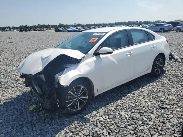 3KPF24ADXPE583577 2023 KIA FORTE - Image 1