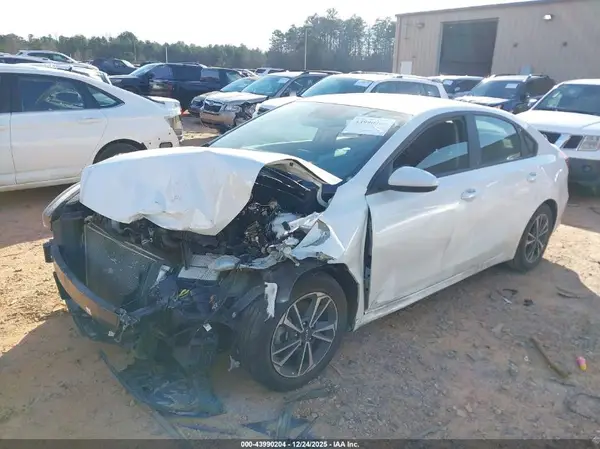 3KPF24ADXPE585717 2023 KIA FORTE - Image 2