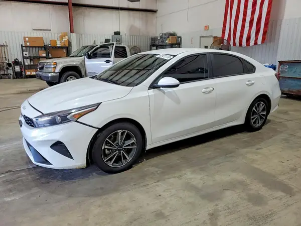 3KPF24ADXPE586169 2023 KIA FORTE - Image 1