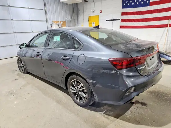 3KPF24ADXPE586527 2023 KIA FORTE - Image 2