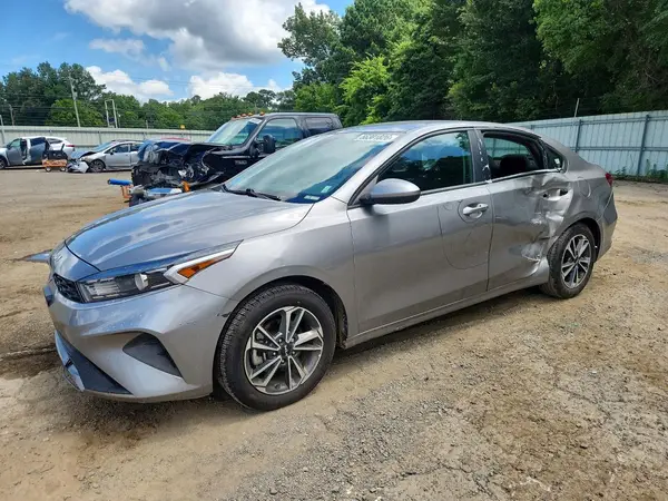 3KPF24ADXPE587869 2023 KIA FORTE - Image 1