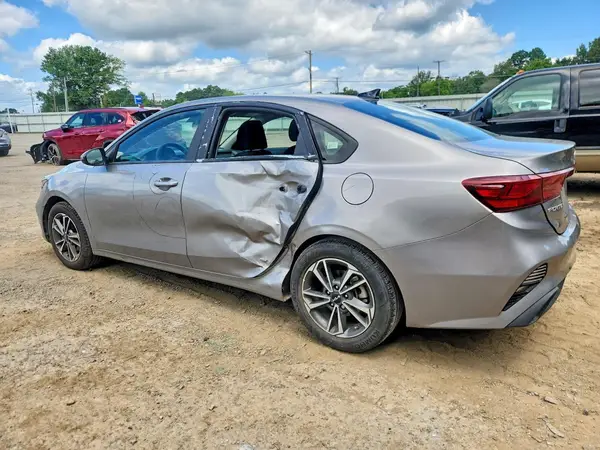 3KPF24ADXPE587869 2023 KIA FORTE - Image 2