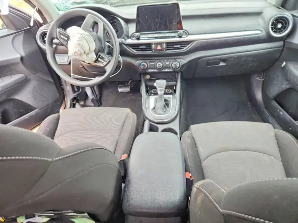 3KPF24ADXPE588200 2023 KIA FORTE - Image 8