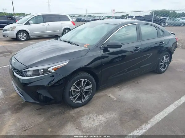 3KPF24ADXPE589279 2023 KIA FORTE - Image 2