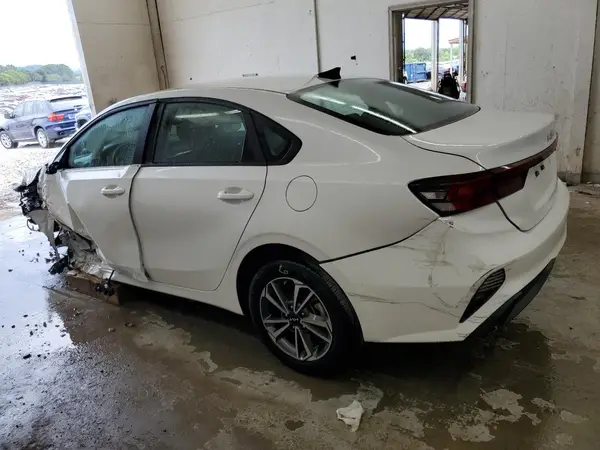 3KPF24ADXPE593123 2023 KIA FORTE - Image 2