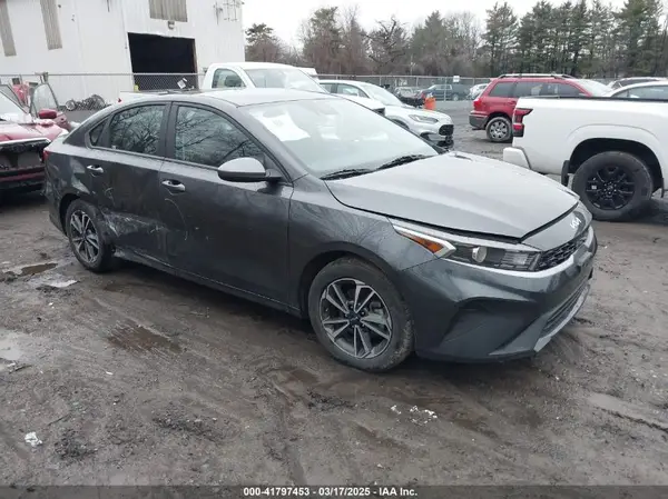 3KPF24ADXPE594997 2023 KIA FORTE - Image 1