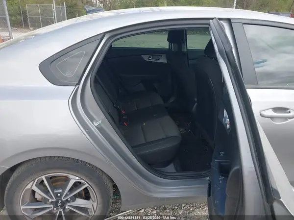 3KPF24ADXPE601060 2023 KIA FORTE - Image 8