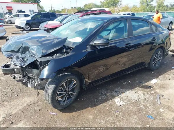 3KPF24ADXPE603097 2023 KIA FORTE - Image 2