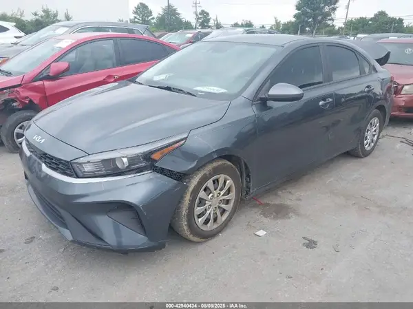 3KPF24ADXPE606372 2023 KIA FORTE - Image 2