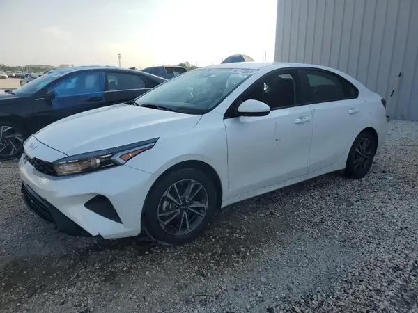 3KPF24ADXPE606923 2023 KIA FORTE - Image 1