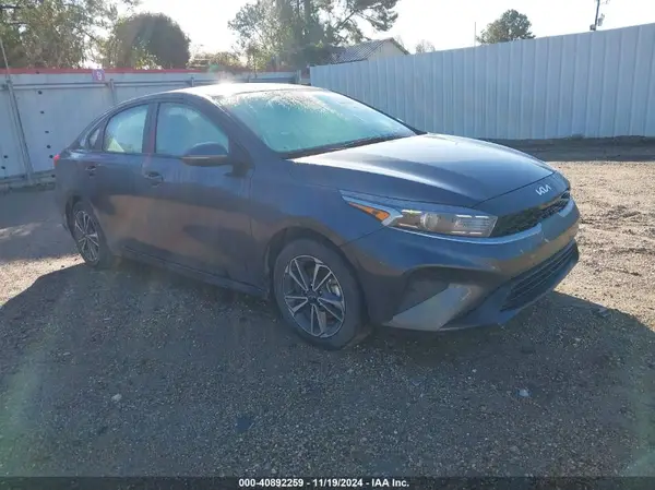 3KPF24ADXPE607392 2023 KIA FORTE - Image 1