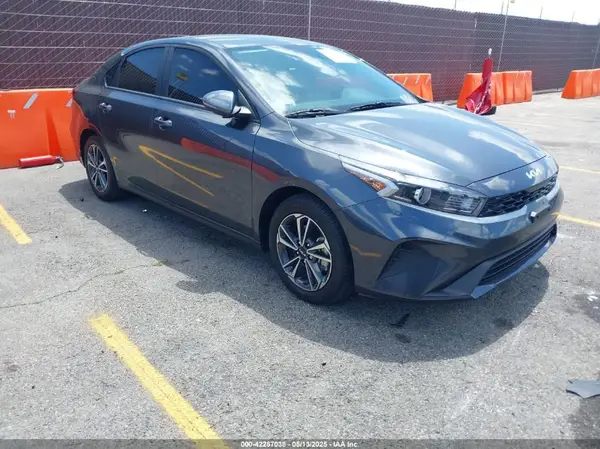 3KPF24ADXPE608509 2023 KIA FORTE - Image 1