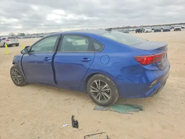 3KPF24ADXPE613127 2023 KIA FORTE - Image 2
