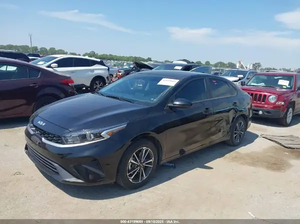 3KPF24ADXPE613614 2023 KIA FORTE - Image 2