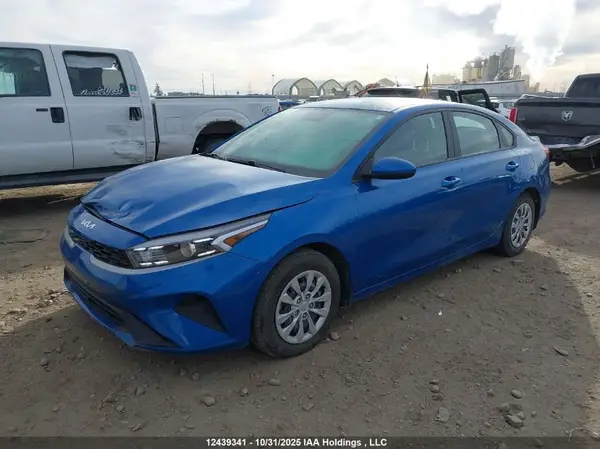 3KPF24ADXPE615976 2023 KIA FORTE - Image 2