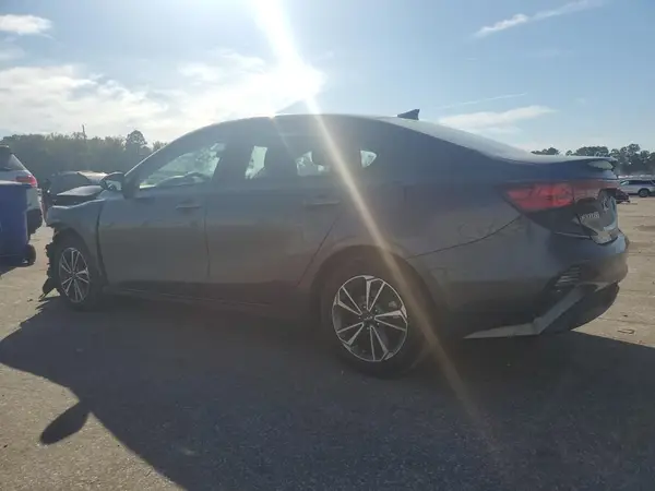3KPF24ADXPE622099 2023 KIA FORTE - Image 2