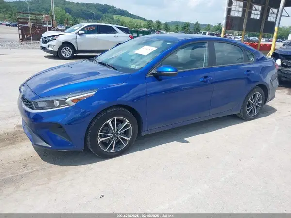 3KPF24ADXPE624256 2023 KIA FORTE - Image 2