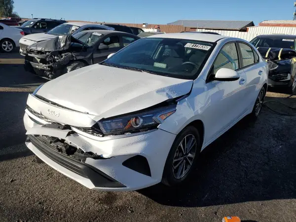 3KPF24ADXPE624631 2023 KIA FORTE - Image 1