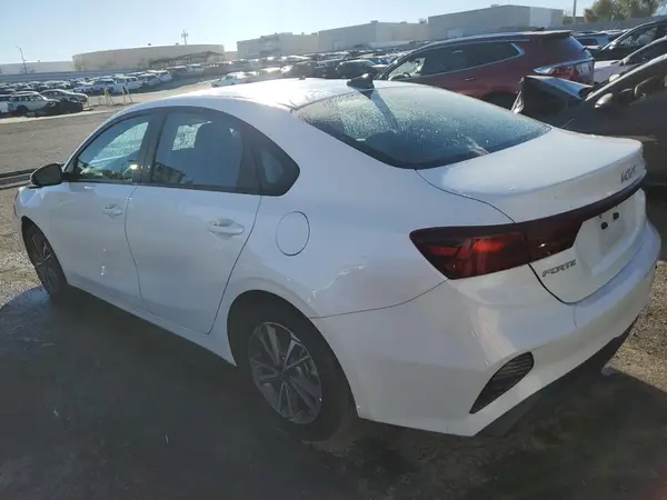 3KPF24ADXPE624631 2023 KIA FORTE - Image 2