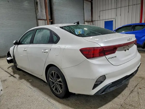 3KPF24ADXPE624774 2023 KIA FORTE - Image 2