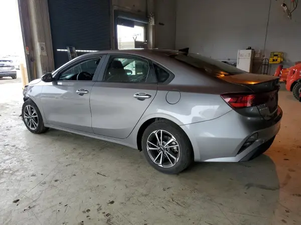 3KPF24ADXPE629568 2023 KIA FORTE - Image 2