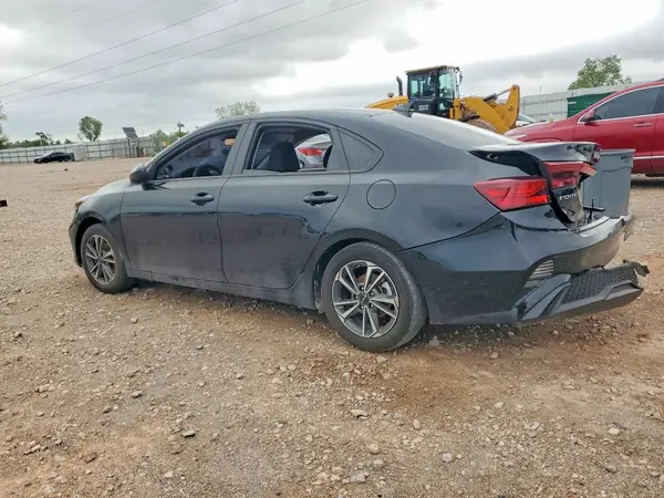 3KPF24ADXPE629876 2023 KIA FORTE - Image 2