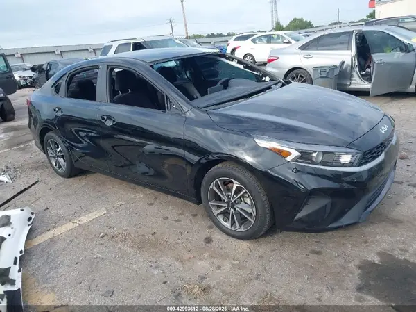 3KPF24ADXPE631238 2023 KIA FORTE - Image 1