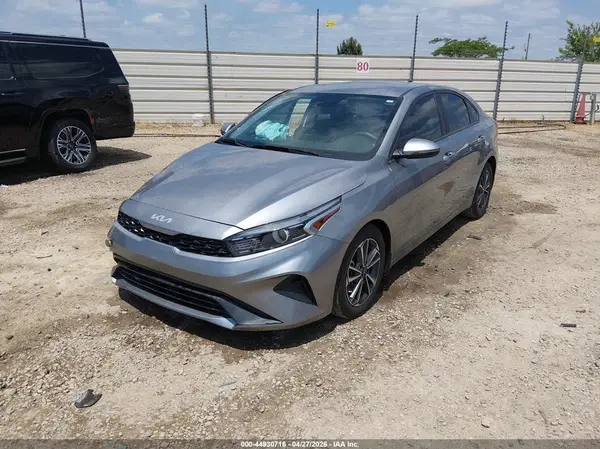3KPF24ADXPE632129 2023 KIA FORTE - Image 2