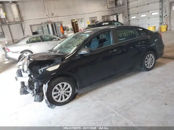 3KPF24ADXPE632437 2023 KIA FORTE - Image 2