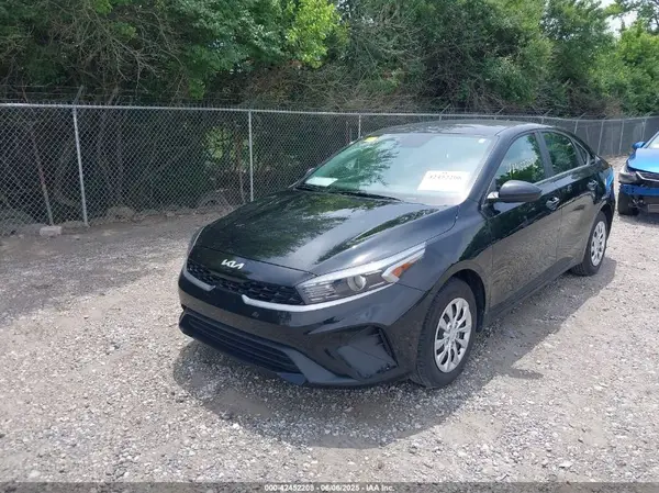 3KPF24ADXPE632650 2023 KIA FORTE - Image 2