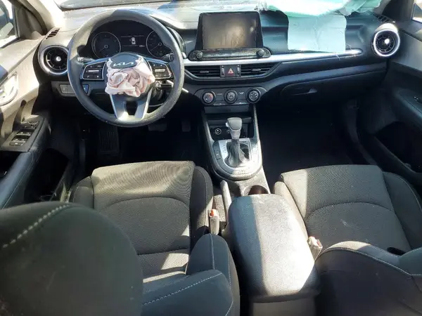 3KPF24ADXPE633068 2023 KIA FORTE - Image 8