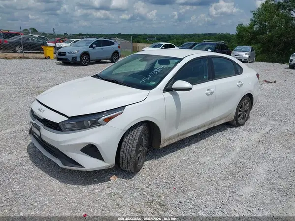 3KPF24ADXPE633409 2023 KIA FORTE - Image 2