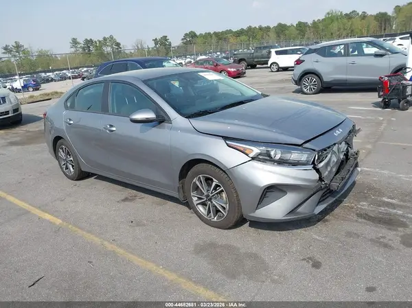 3KPF24ADXPE633538 2023 KIA FORTE - Image 1