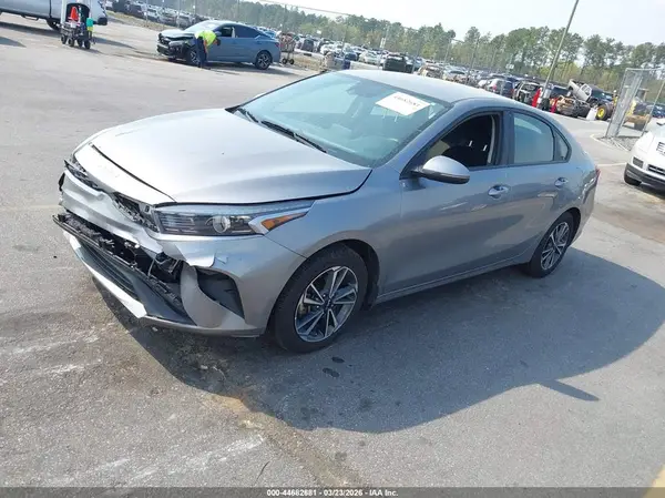 3KPF24ADXPE633538 2023 KIA FORTE - Image 2