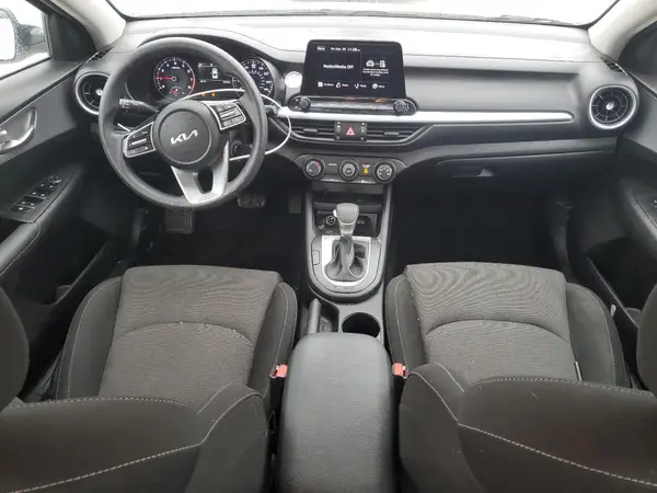 3KPF24ADXPE633989 2023 KIA FORTE - Image 8