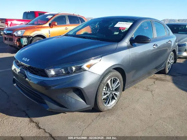 3KPF24ADXPE634169 2023 KIA FORTE - Image 2